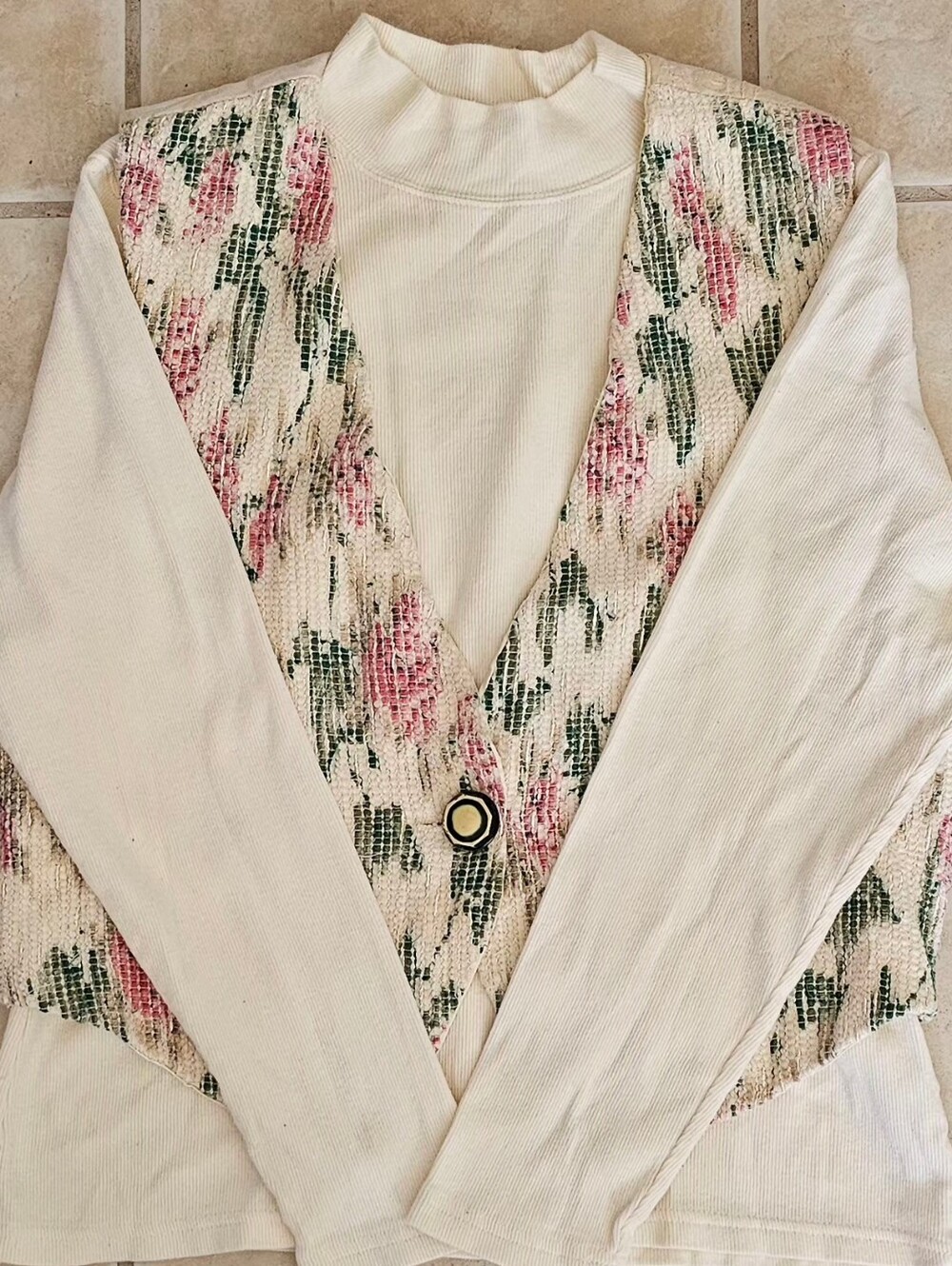 Vintage Floral Vest + Cream Turtleneck Set | iAt Los Angeles California